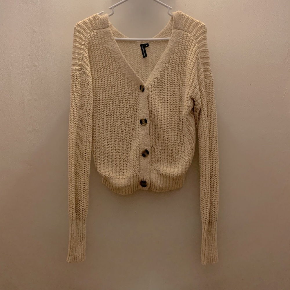 Sweater / cardigan